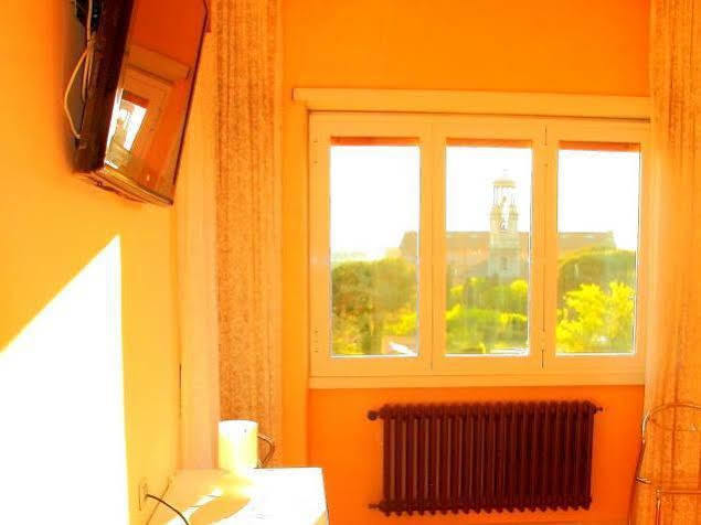 Hello Roma B&B Bagian luar foto